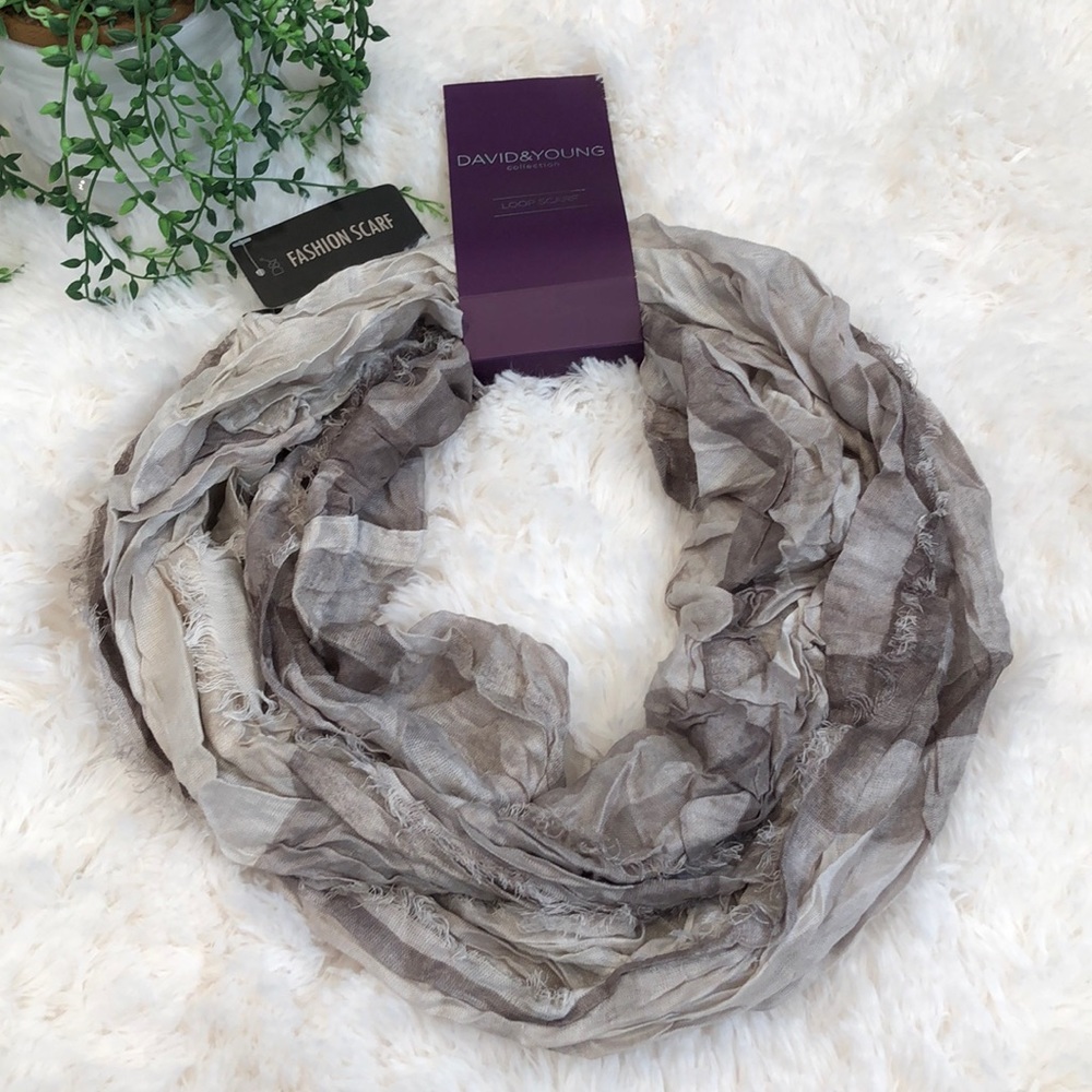 David & Young loop scarf